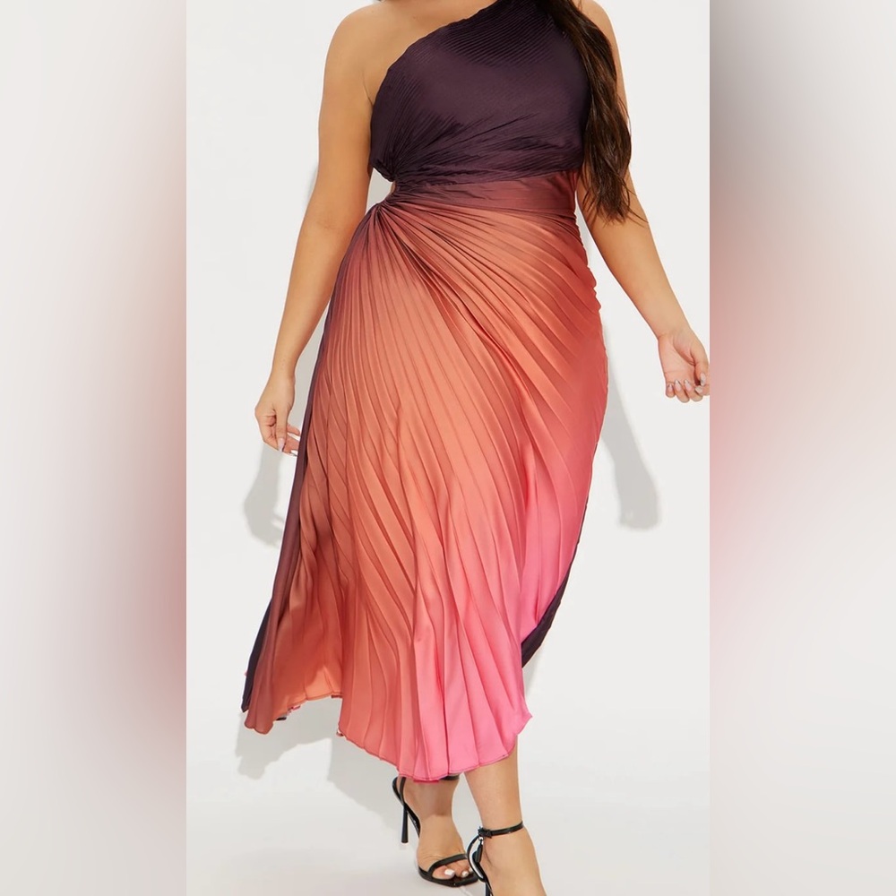 Elegant Ombre Pleated Dress